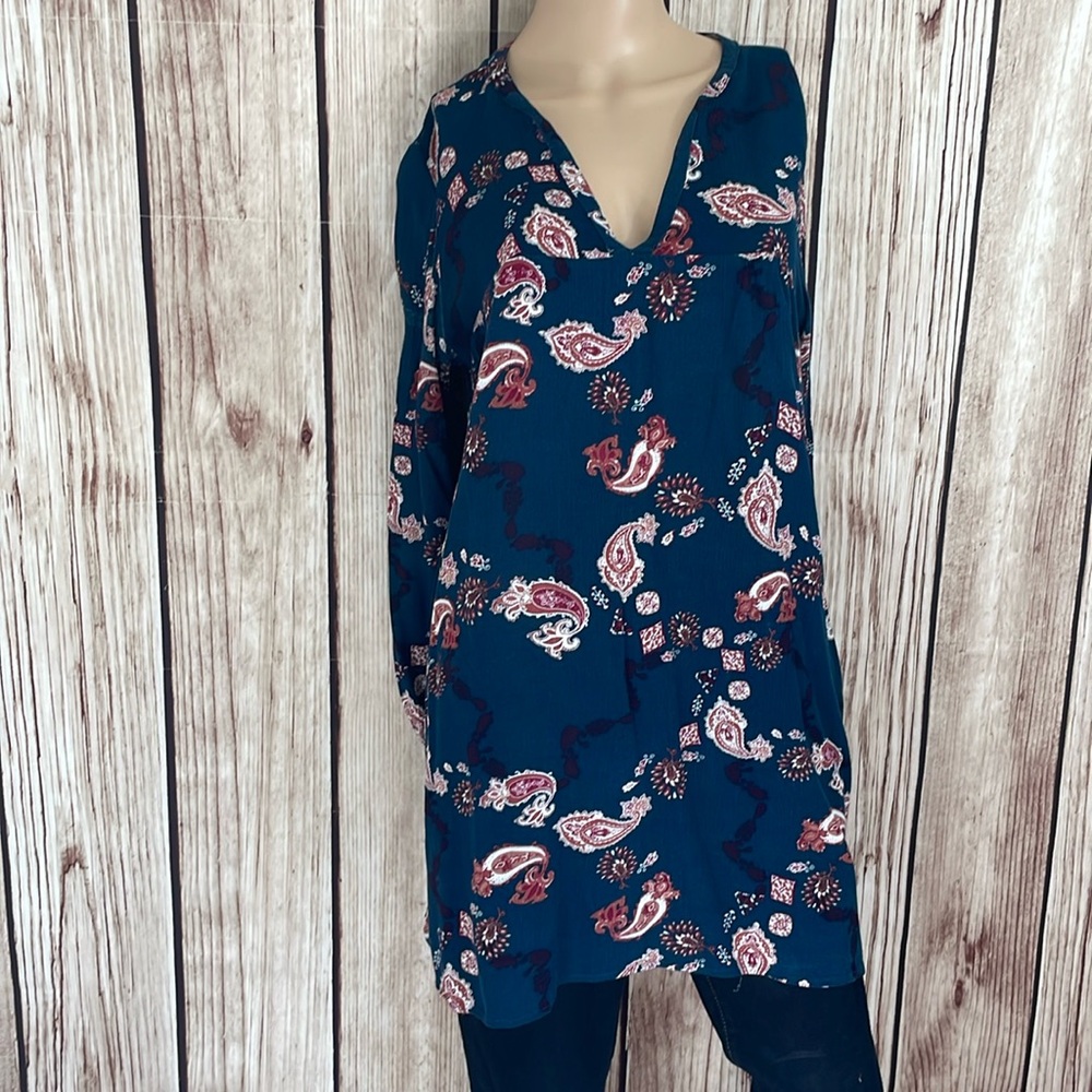 Cotton On Blue w/Pink Floral Pattern V-neck Tunic Size Medium